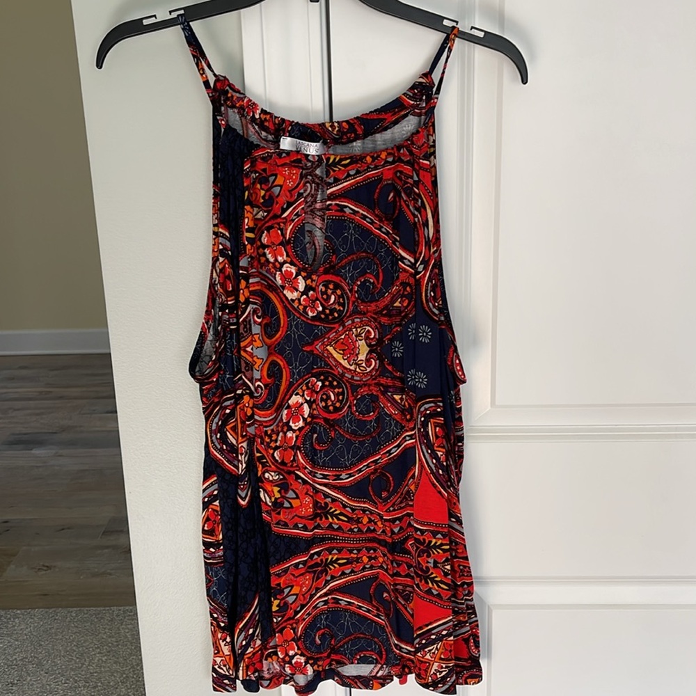 Venus tank top, size xxl keyhole feature